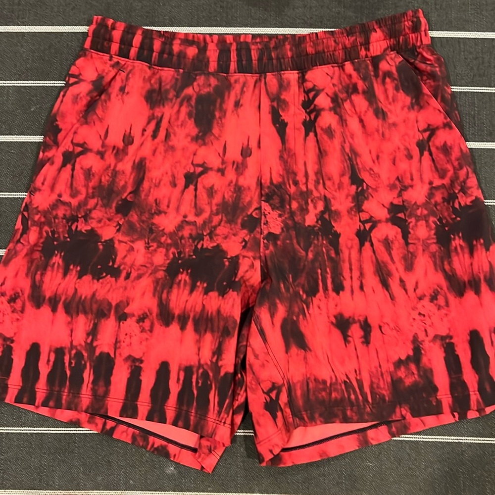 Lululemon Pace Breaker Linerless 7” L